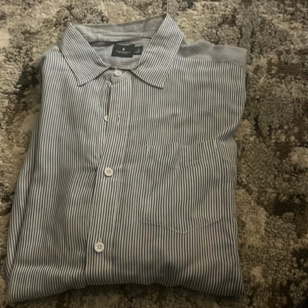 Button down - Picture 1 of 4